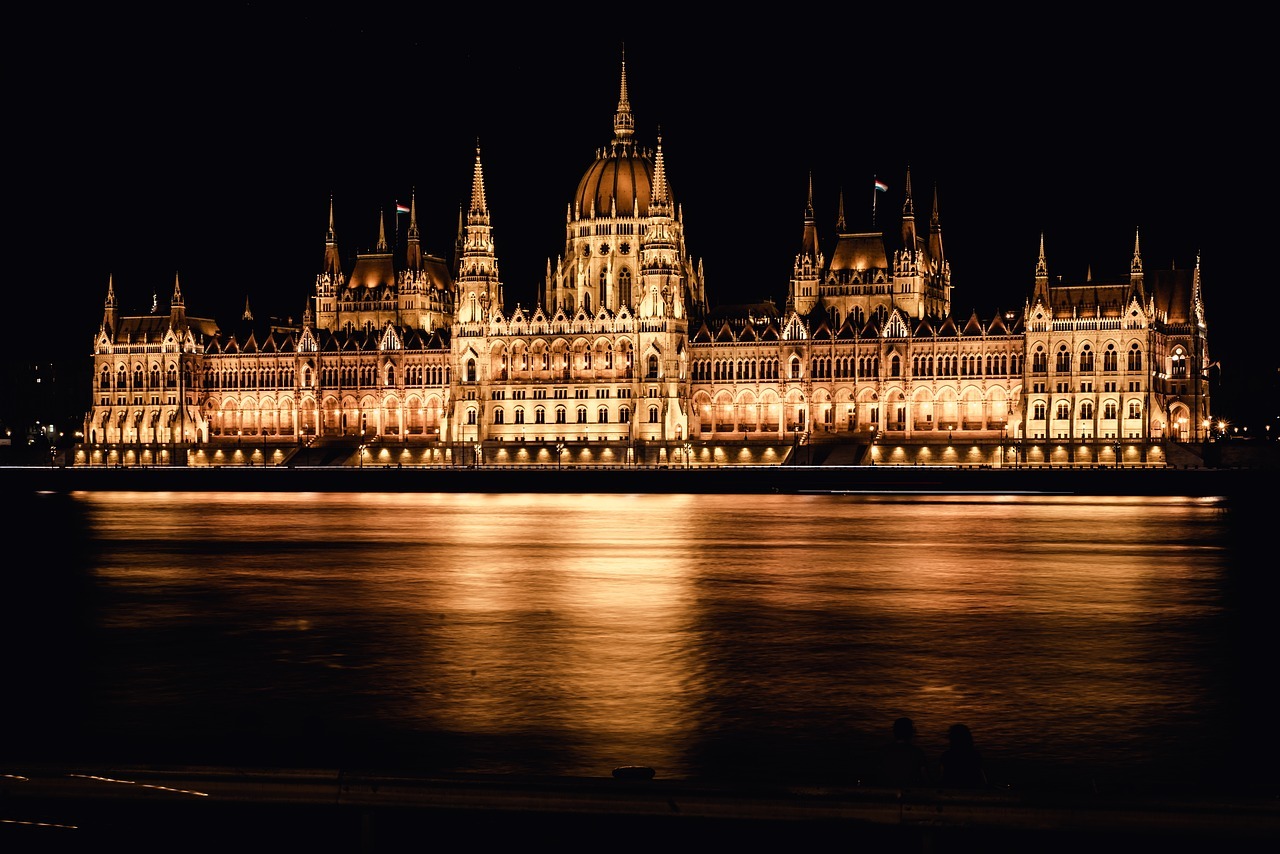 budapest-parliament-night