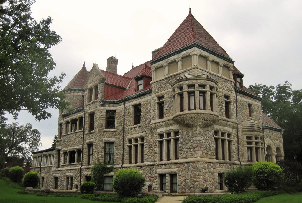 Tippecanoe Place (South Bend, Indiana) Buyoya