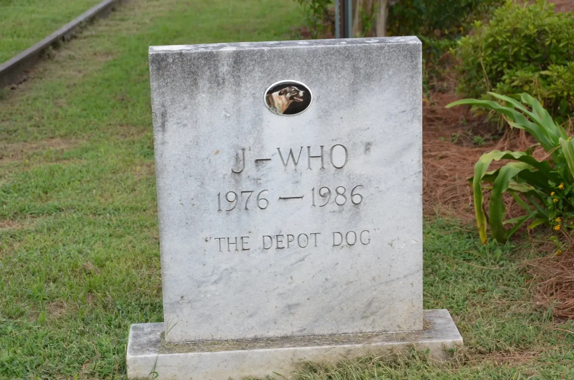 J-Who “The Depot Dog” Grave (Plains, Georgia)