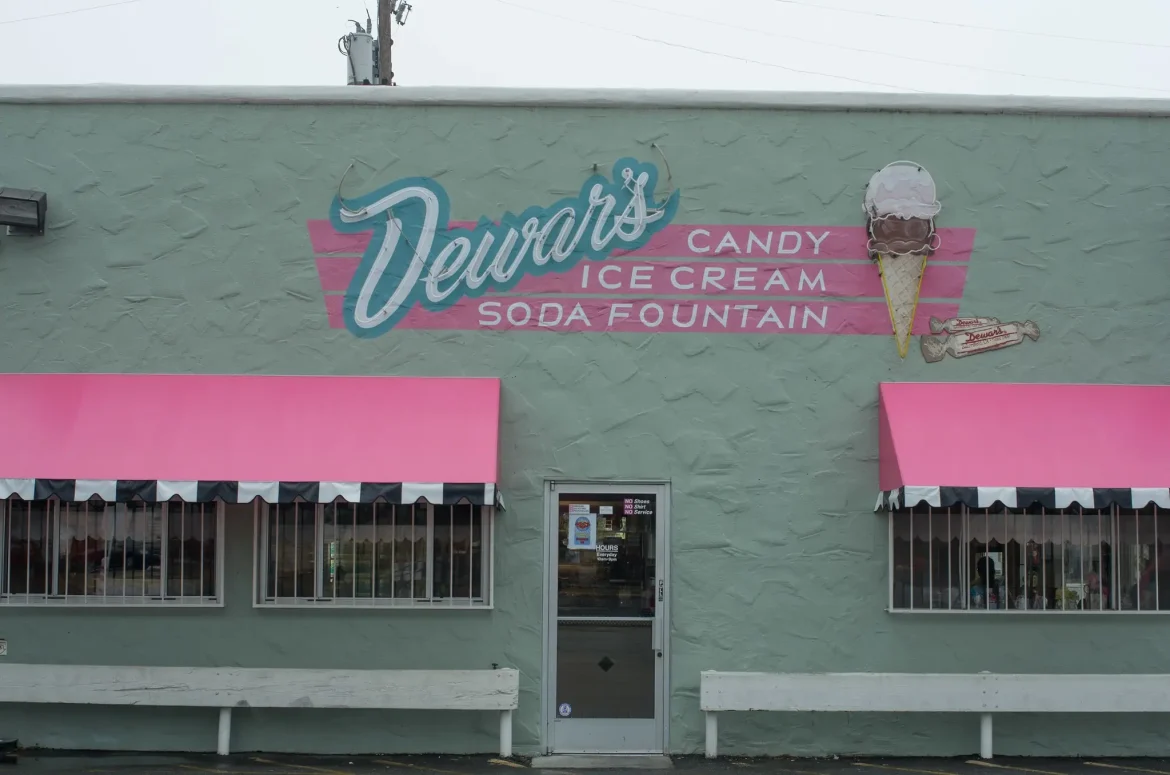 Dewar’s Candy (Bakersfield, California)