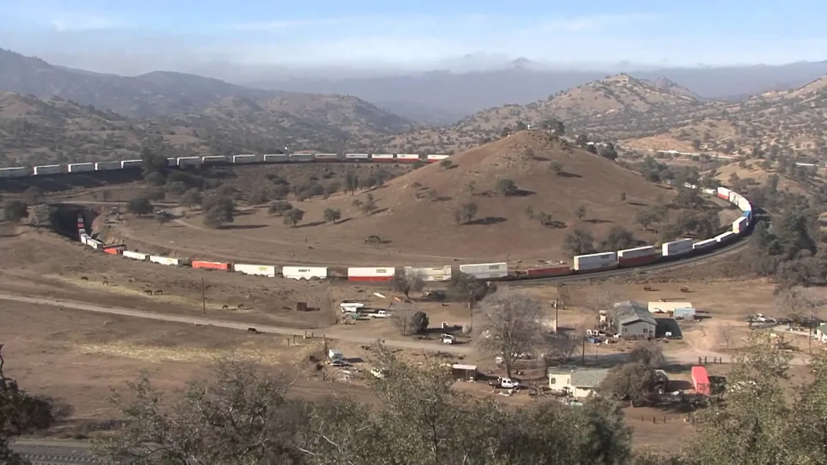 Tehachapi Loop (Tehachapi, California)